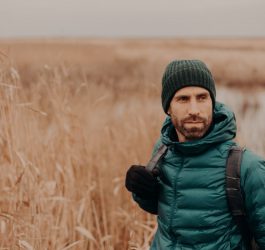 Dlaczego warto kupić męską kurtkę pikowaną?