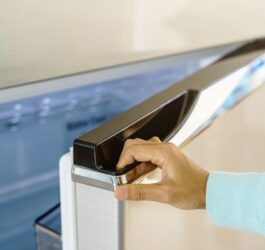 Dlaczego Twoja restauracja potrzebuje lodówki gastronomicznej